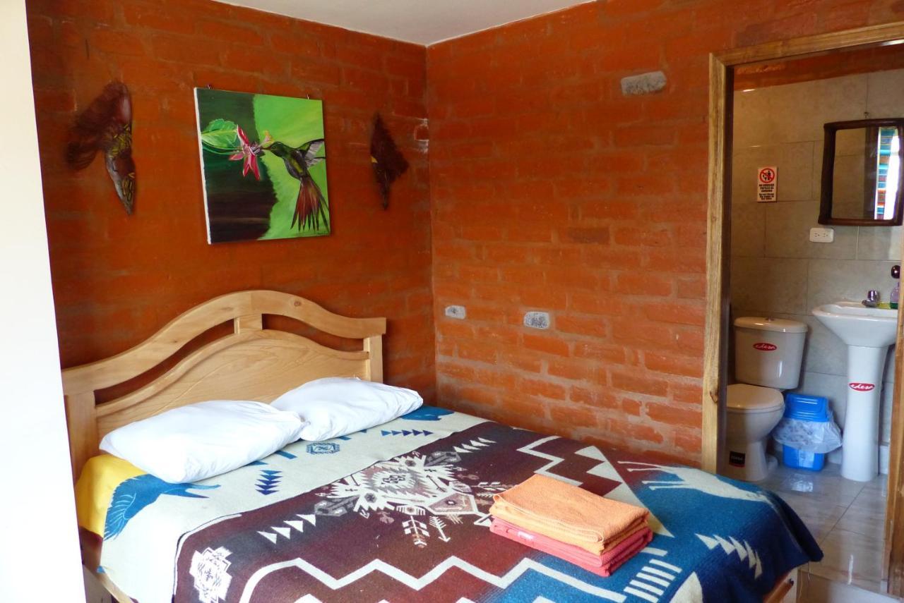Hostal La Casa Amarilla City バーニョス エクステリア 写真