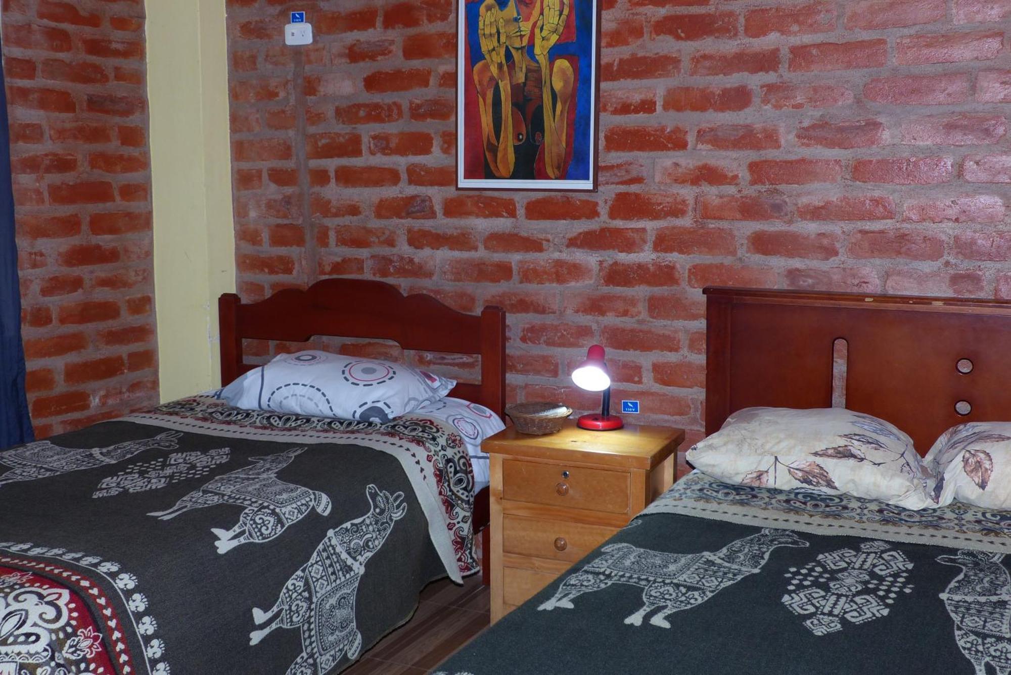 Hostal La Casa Amarilla City バーニョス エクステリア 写真