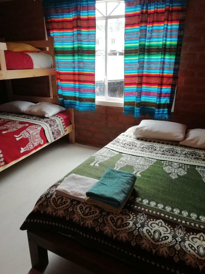 Hostal La Casa Amarilla City バーニョス エクステリア 写真